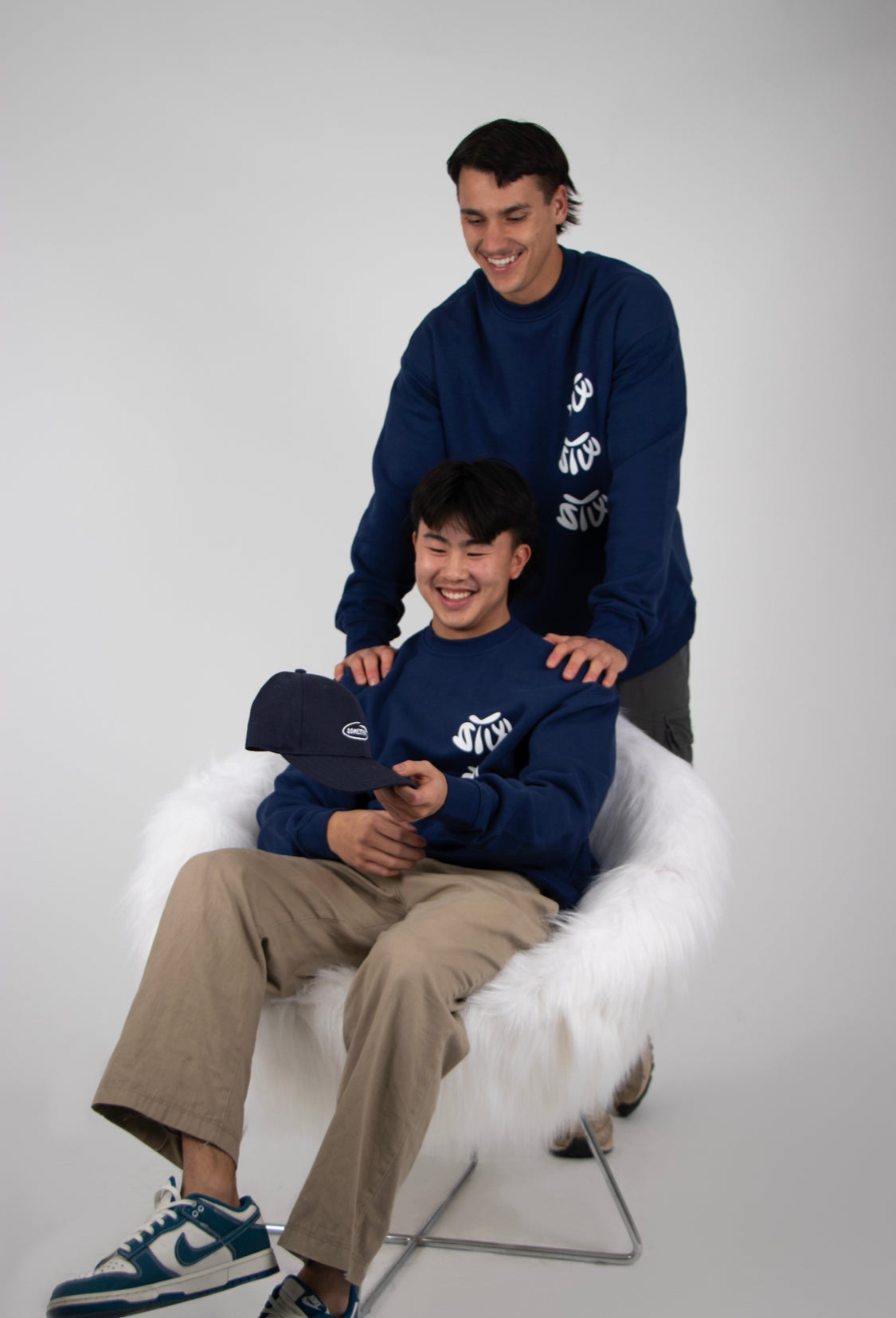 VINTAGE NAVY STW SWEATER