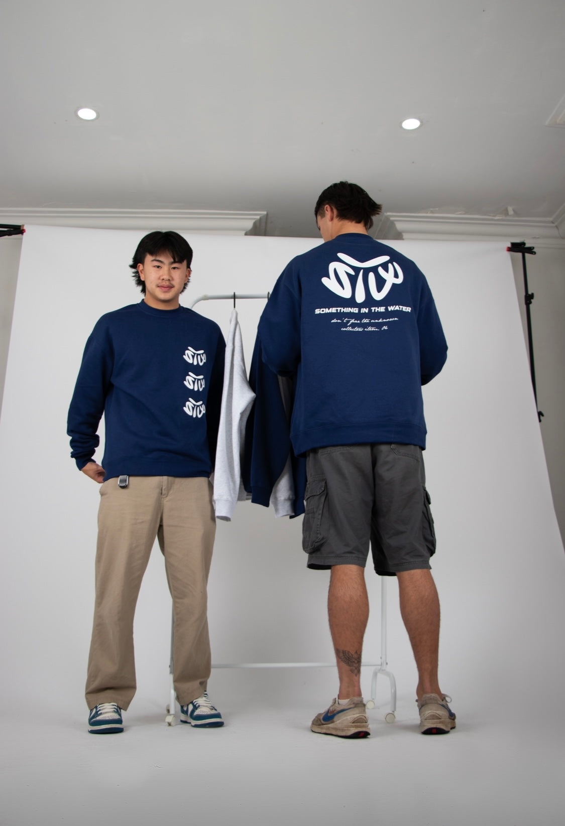 VINTAGE NAVY STW SWEATER