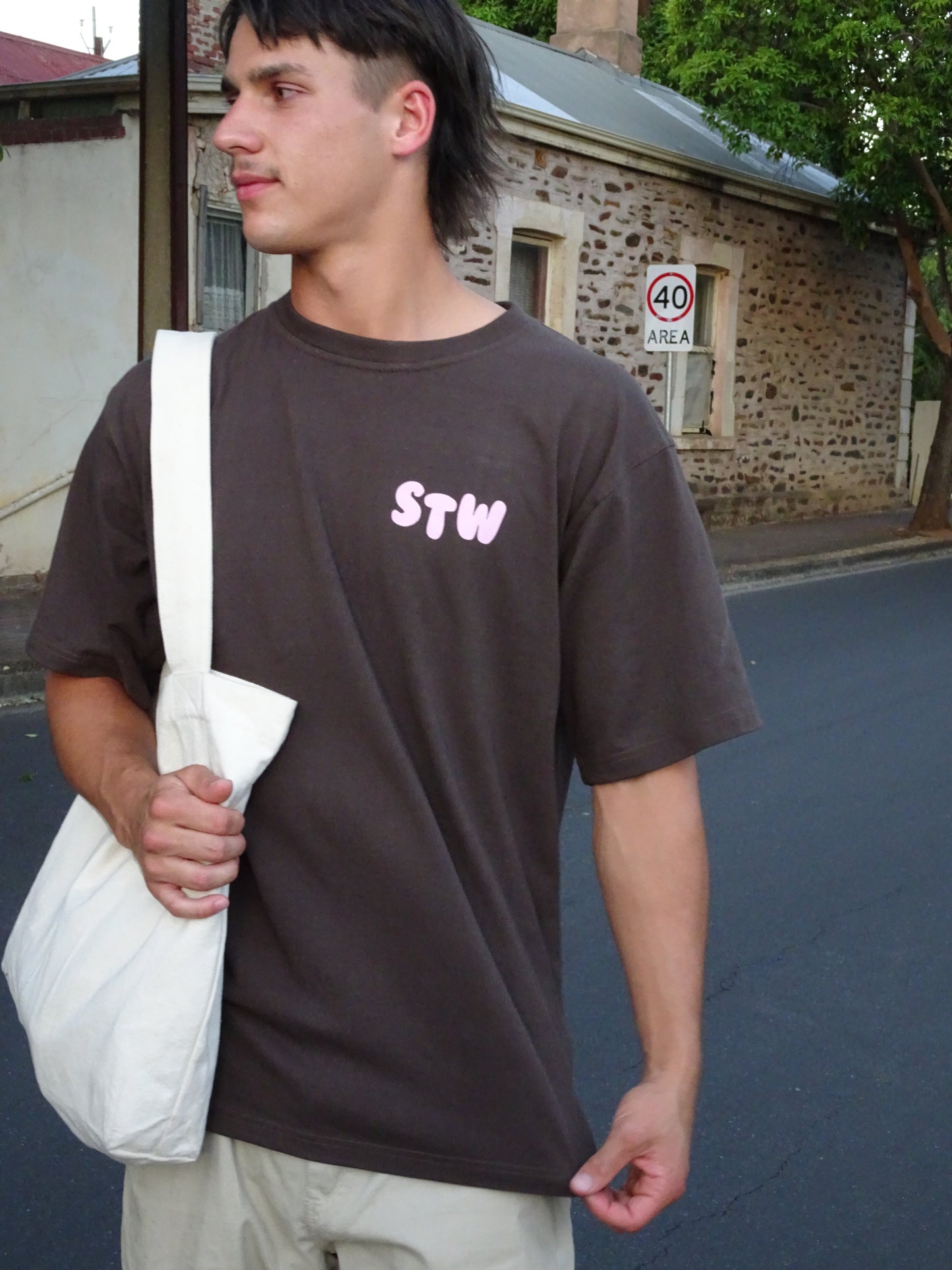 'RETRO TEE' (MOCHA)
